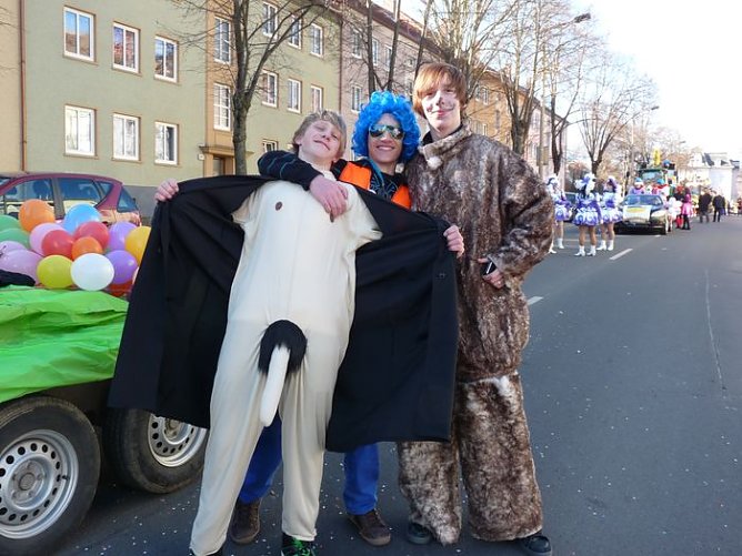 Rosenmontagsumzug Sondershausen (Foto: Karl-Heinz Herrmann) Rosenmontagsumzug Sondershausen (Foto: Karl-Heinz Herrmann)