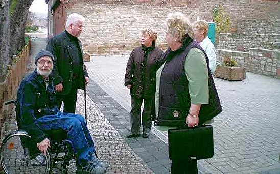 Kritisch begutachtet (Foto: Henze) Kritisch begutachtet (Foto: Henze)