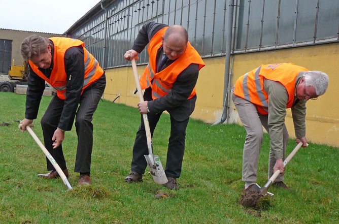 Spatenstich METEX (Foto: Karl-Heinz Herrmann) Spatenstich METEX (Foto: Karl-Heinz Herrmann)