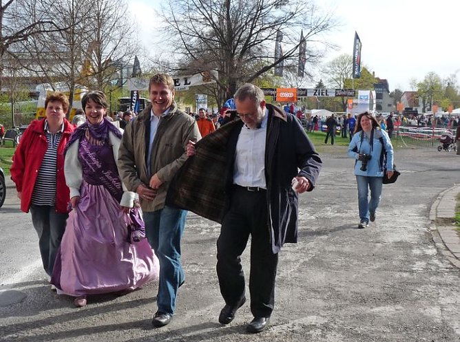 Apfelschnäpper (Foto: Karl-Heinz Herrmann) Apfelschnäpper (Foto: Karl-Heinz Herrmann)