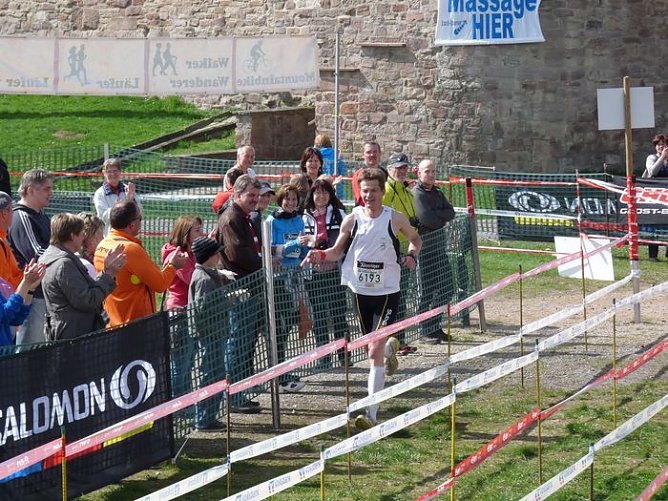 Der 33. Internationaler Kyffhäuser-Berglauf (Foto: Karl-Heinz Herrmann) Der 33. Internationaler Kyffhäuser-Berglauf (Foto: Karl-Heinz Herrmann)