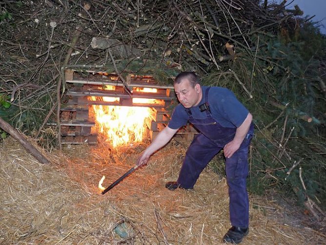 Osterfeuer &Ouml;stertal (Foto: Karl-Heinz Herrmann)