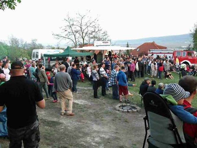 Osterfeuer auf der Hundewiese (Foto: Domizil Bad Frankenhausen)