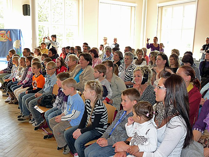 M&uuml;ttern gedankt (Foto: Karl-Heinz Herrmann)
