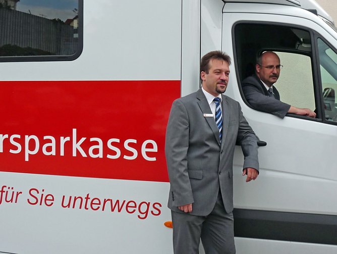Neuer Sparkassenbus (Foto: Karl-Heinz Herrmann)