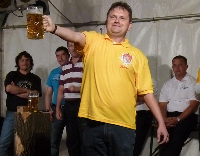 Maibaumkönig (Foto: K.-R. Lüttich) Maibaumkönig (Foto: K.-R. Lüttich)