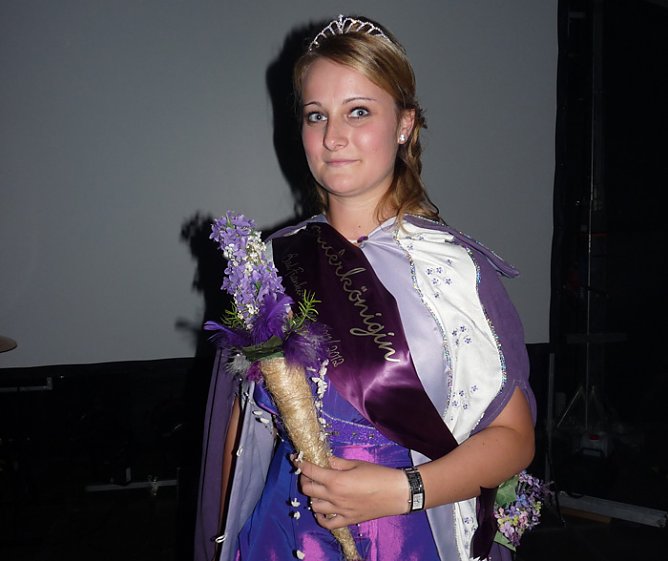 Fliederk&ouml;nigin 20011 gek&uuml;rt (Foto: Karl-Heinz Herrmann)