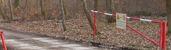 Sperrschranke geöffnet (Foto: Karl-Heinz Herrmann) Sperrschranke geöffnet (Foto: Karl-Heinz Herrmann)