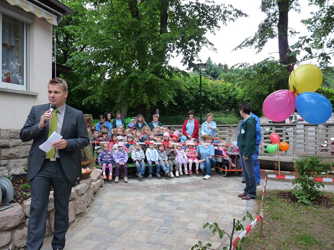 Genau zum Kindertag (Foto: Karl-Heinz Herrmann) Genau zum Kindertag (Foto: Karl-Heinz Herrmann)