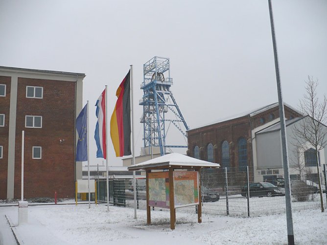 Erlebnisbergwerk im Schnee (Foto: Hans-Jürgen Schmidt) Erlebnisbergwerk im Schnee (Foto: Hans-Jürgen Schmidt)