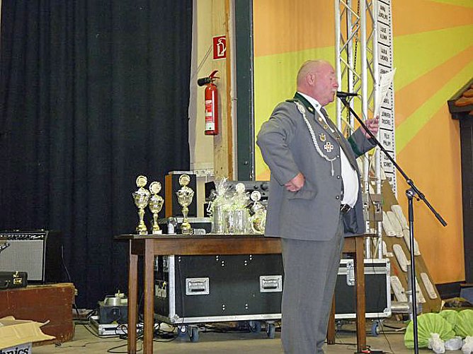 Schützenkönige ermittelt (Foto: Karl-Heinz Herrmann) Schützenkönige ermittelt (Foto: Karl-Heinz Herrmann)