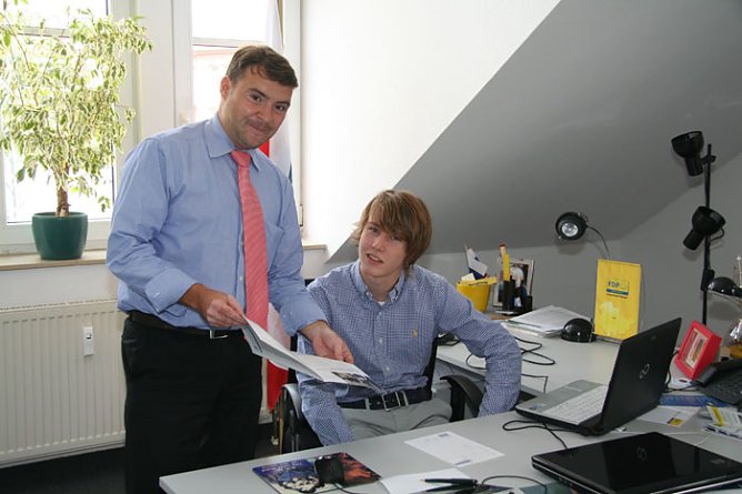 Schulpraktikum mit Politik verbracht (Foto: MDB Kurth)