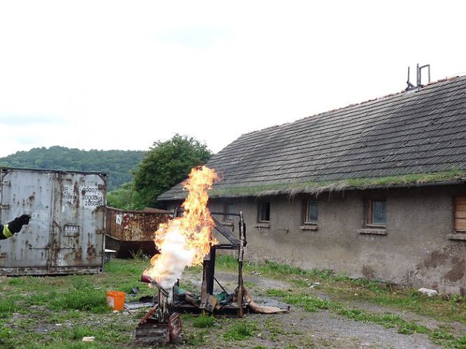 Brenzlig gefeiert (Foto: Karl-Heinz Herrmann) Brenzlig gefeiert (Foto: Karl-Heinz Herrmann)