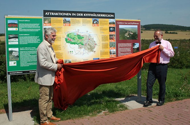 Autobahntafel (Foto: Kyffhäusertourismusverband) Autobahntafel (Foto: Kyffhäusertourismusverband)