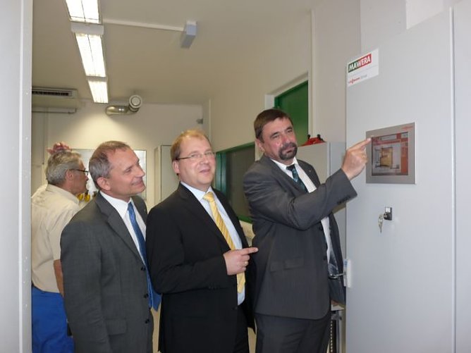 Auf Knopf gedr&uuml;ckt (Foto: Karl-Heinz Herrmann)