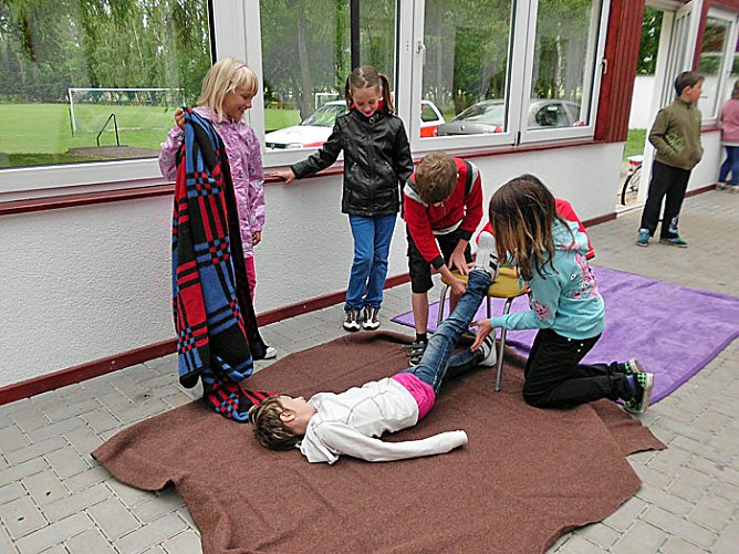 Kreiswettbewerb Junge Sanitäter (Foto: DRK-Kreisverband) Kreiswettbewerb Junge Sanitäter (Foto: DRK-Kreisverband)