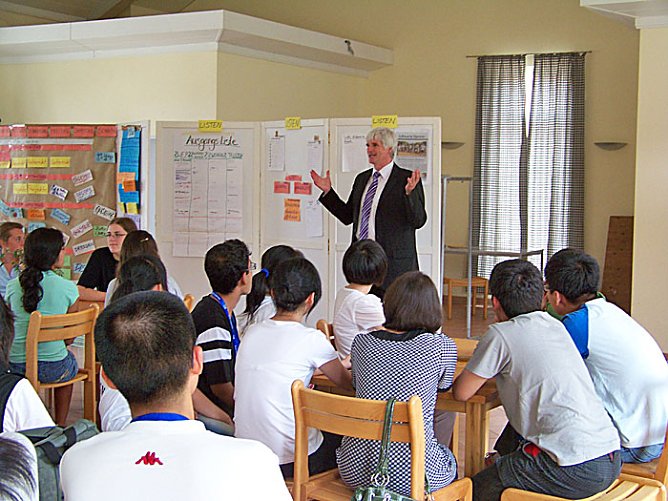 Besuch in Klosterschule (Foto: MDB Selle)