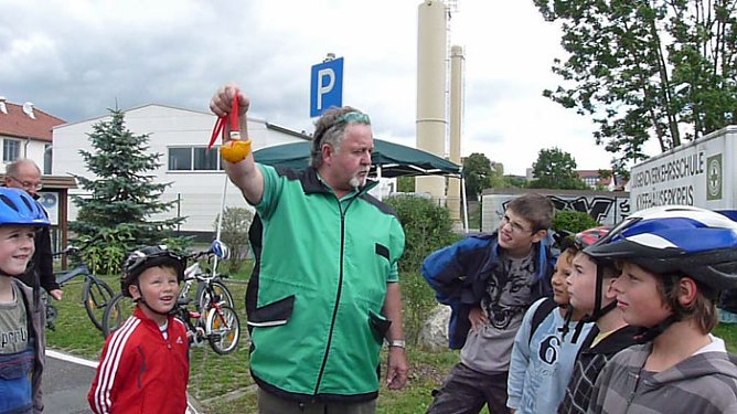 Für die Verkehrssicherheit (Foto: Karl-Heinz Herrmann) Für die Verkehrssicherheit (Foto: Karl-Heinz Herrmann)