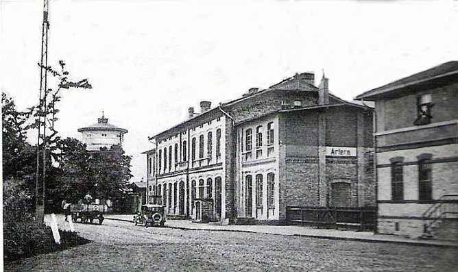 Artern Gestern-Heute (Foto: Archiv Klaus Henze Artern) Artern Gestern-Heute (Foto: Archiv Klaus Henze Artern)