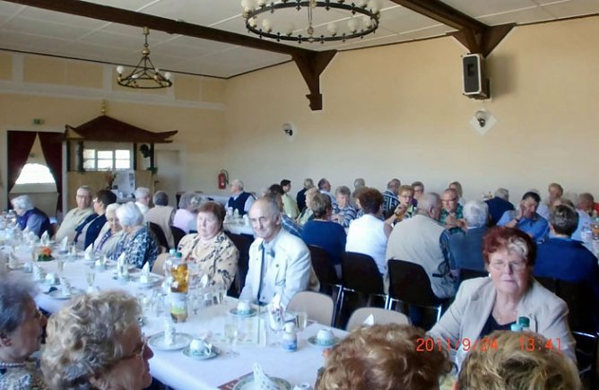 Geburtstagsfeier mit lieben Gästen (Foto: Bernd Reiber) Geburtstagsfeier mit lieben Gästen (Foto: Bernd Reiber)