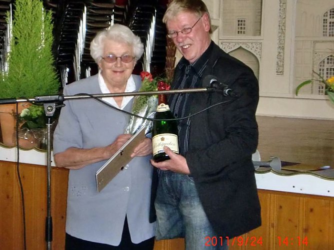 Geburtstagsfeier mit lieben Gästen (Foto: Bernd Reiber) Geburtstagsfeier mit lieben Gästen (Foto: Bernd Reiber)