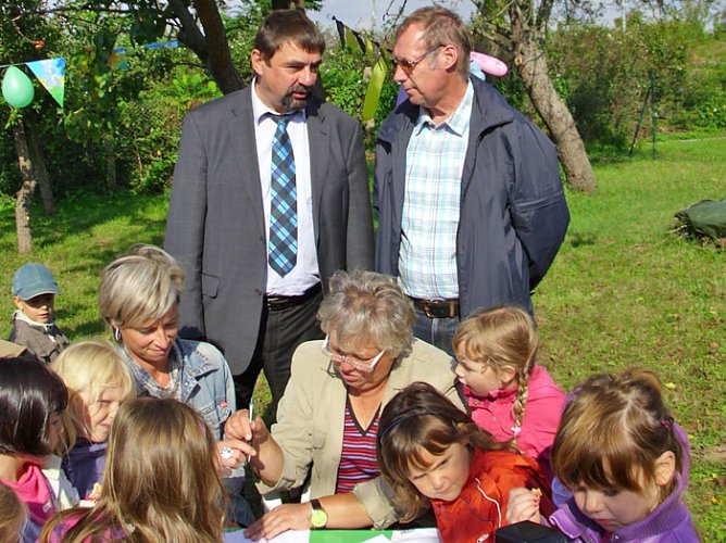 Patenschaft abgeschlossen (Foto: T. Leipold) Patenschaft abgeschlossen (Foto: T. Leipold)