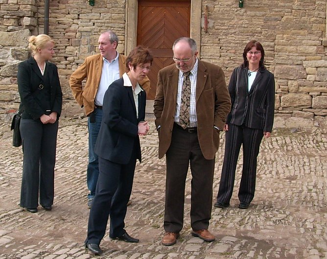 Minister Sklenar im Klostergut (Foto: Karl-Heinz Herrmann)