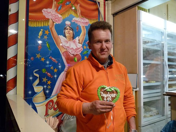 Lindwurm in der Stadt (Foto: Karl-Heinz Herrmann)