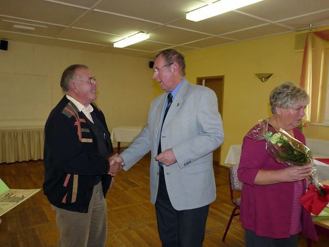 Gartenfreunde haben gewählt (Foto: Karl-Heinz Herrmann) Gartenfreunde haben gewählt (Foto: Karl-Heinz Herrmann)