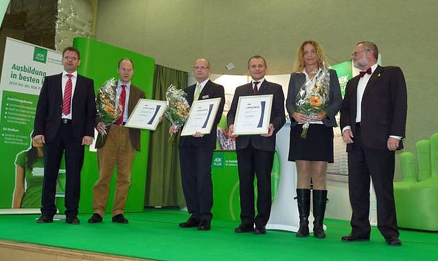 Auszeichnung "Hervorragender Ausbildungsbetrieb" (Foto: Karl-Heinz Herrmann)