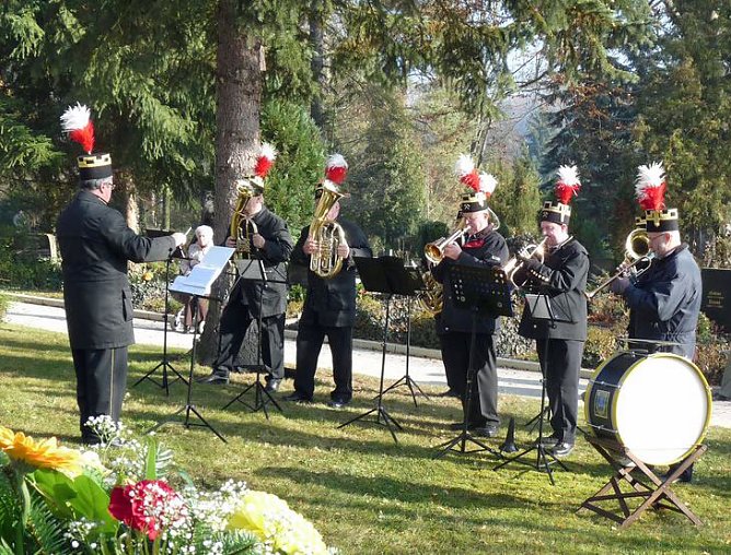 Der Toten gedacht (Foto: Karl-Heinz Herrmann)
