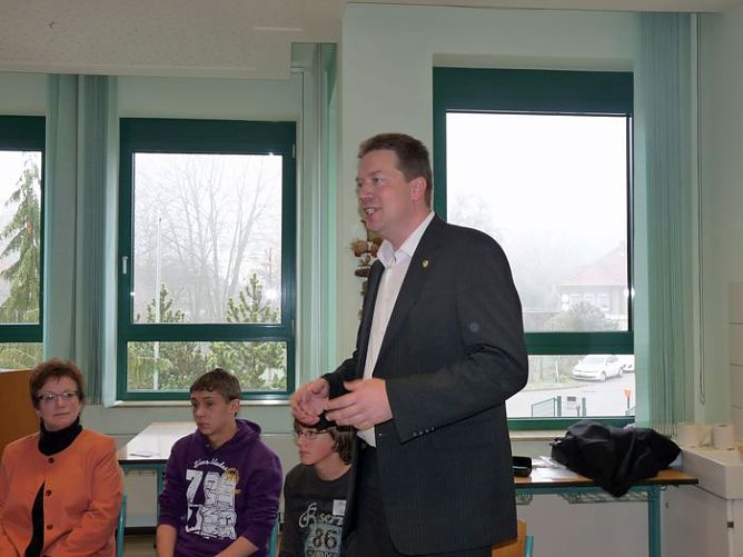 Start Projekt Schulbusbegleiter (Foto: Karl-Heinz Herrmann) Start Projekt Schulbusbegleiter (Foto: Karl-Heinz Herrmann)