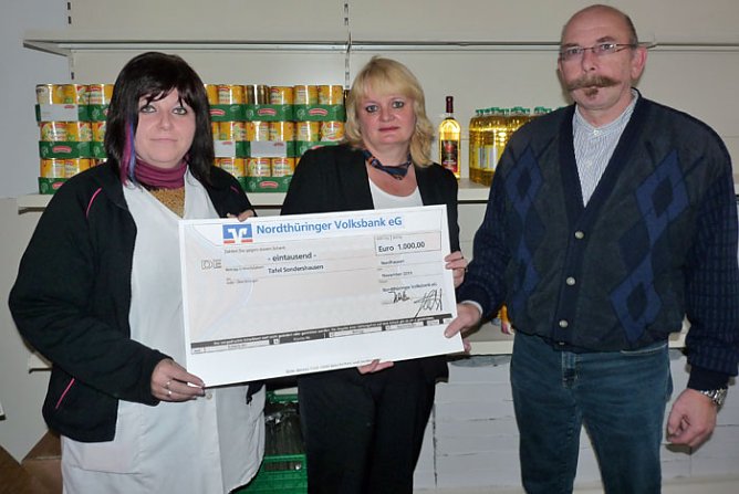 Scheck erhalten (Foto: Karl-Heinz Herrmann) Scheck erhalten (Foto: Karl-Heinz Herrmann)