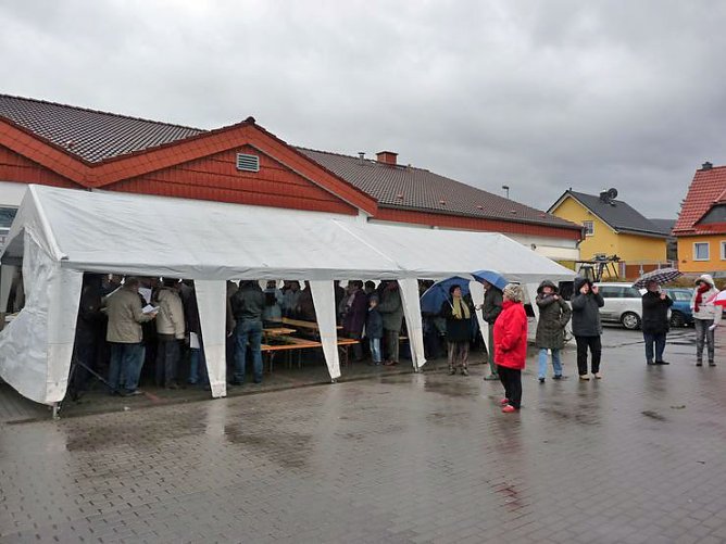 Die Stimmung blieb (Foto: Karl-Heinz Herrmann) Die Stimmung blieb (Foto: Karl-Heinz Herrmann)