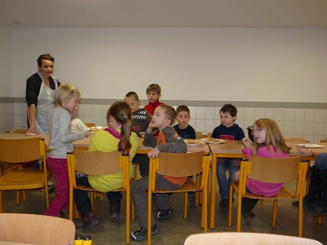 Weihnachtsbäckerei Kollwitz-Schule (Foto: Karl-Heinz Herrmann) Weihnachtsbäckerei Kollwitz-Schule (Foto: Karl-Heinz Herrmann)