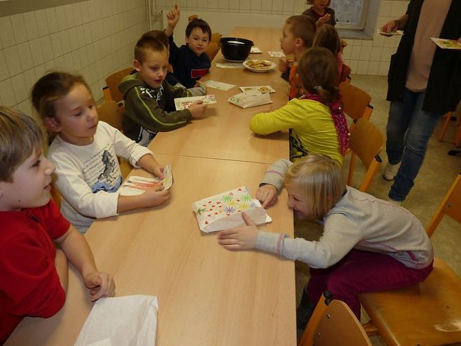 Weihnachtsbäckerei Kollwitz-Schule (Foto: Karl-Heinz Herrmann) Weihnachtsbäckerei Kollwitz-Schule (Foto: Karl-Heinz Herrmann)