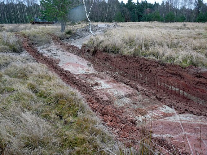 Mit 1.000 PS für die Natur (Foto: Karl-Heinz Herrmann) Mit 1.000 PS für die Natur (Foto: Karl-Heinz Herrmann)