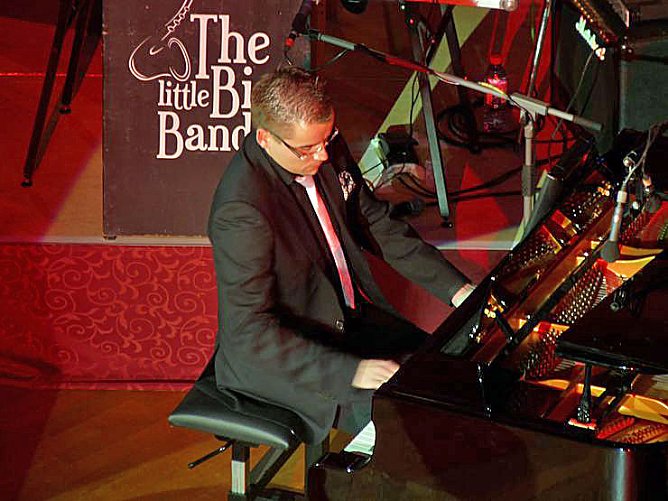 Besinnlichkeit vor 4. Advent (Foto: Karl-Heinz Herrmann) Besinnlichkeit vor 4. Advent (Foto: Karl-Heinz Herrmann)