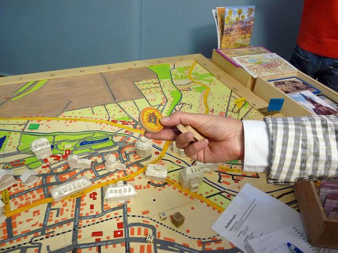 Spielerisch lernen (Foto: Karl-Heinz Herrmann) Spielerisch lernen (Foto: Karl-Heinz Herrmann)