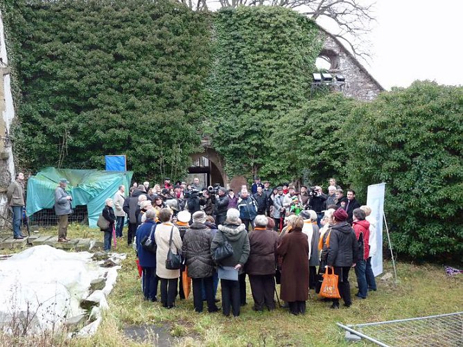 Zwei Euro für den schiefen Turm (Foto: Karl-Heinz Herrmann) Zwei Euro für den schiefen Turm (Foto: Karl-Heinz Herrmann)