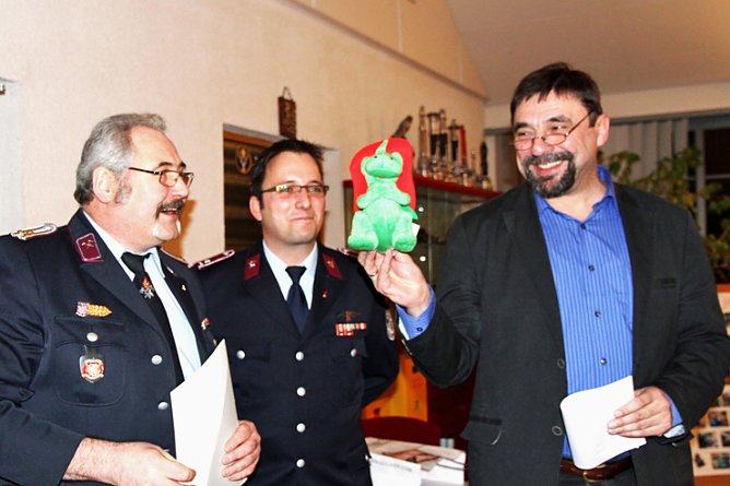 Jahreshauptversammlung bei Feuerwehr (Foto: Günter Herting) Jahreshauptversammlung bei Feuerwehr (Foto: Günter Herting)