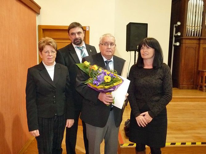 Ehrengabe erhalten (Foto: Karl-Heinz Herrmann) Ehrengabe erhalten (Foto: Karl-Heinz Herrmann)