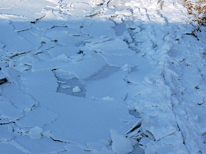 Vorsicht Eis! (Foto: Karl-Heinz Herrmann) Vorsicht Eis! (Foto: Karl-Heinz Herrmann)
