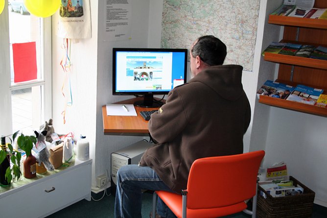 Internet für Gäste der Tourist-Info (Foto: Kyffhäusertourismusverband) Internet für Gäste der Tourist-Info (Foto: Kyffhäusertourismusverband)
