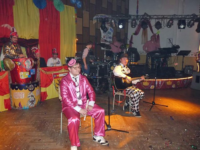 Spitzenmäßiger Karneval (2) (Foto: Karl-Heinz Herrmann) Spitzenmäßiger Karneval (2) (Foto: Karl-Heinz Herrmann)