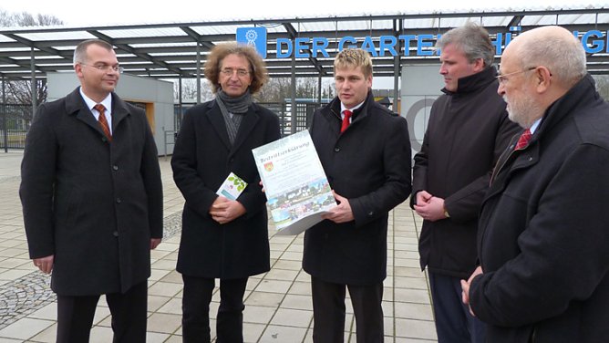 Antrag überreicht (Foto: Stadt Bad Frankenhausen) Antrag überreicht (Foto: Stadt Bad Frankenhausen)