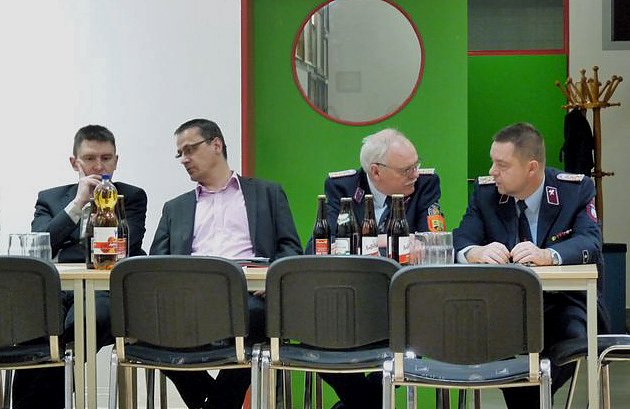 Kameraden diskutierten zahlreich mit (Foto: Karl-Heinz Herrmann)