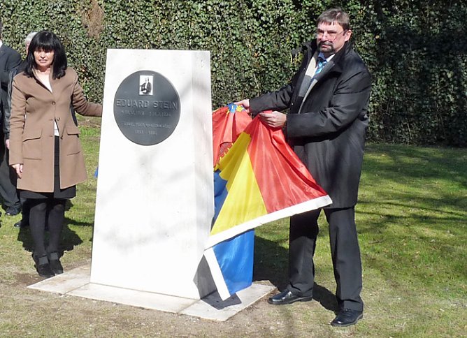 Stele f&uuml;r Eduard Stein (Foto: Karl-Heinz Herrmann)