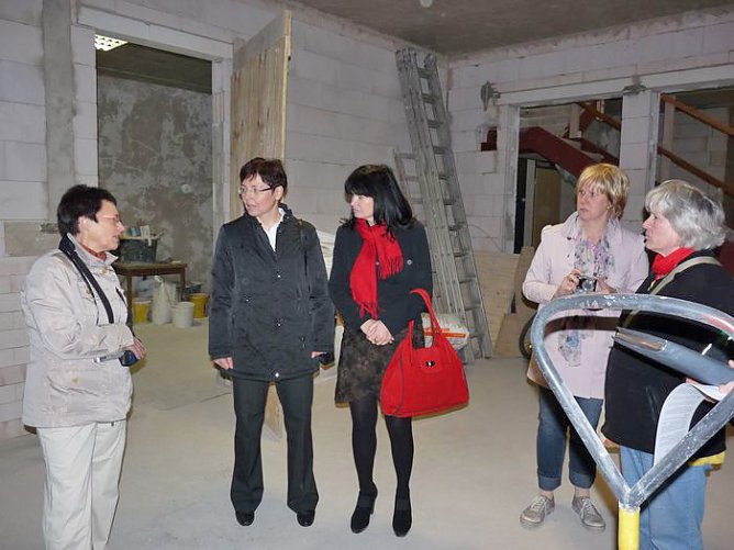 Entstehendes Bürgerzentrum besucht (Foto: Karl-Heinz Herrmann) Entstehendes Bürgerzentrum besucht (Foto: Karl-Heinz Herrmann)