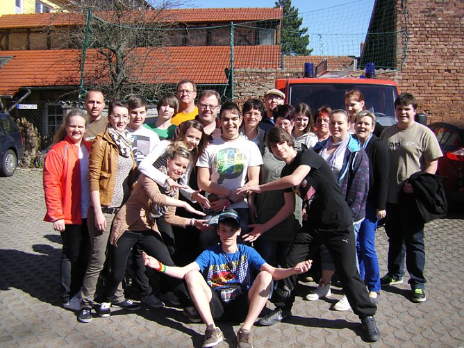 Neue ehrenamtliche Jugendgruppenleiter (Foto: Kreisjugendring) Neue ehrenamtliche Jugendgruppenleiter (Foto: Kreisjugendring)